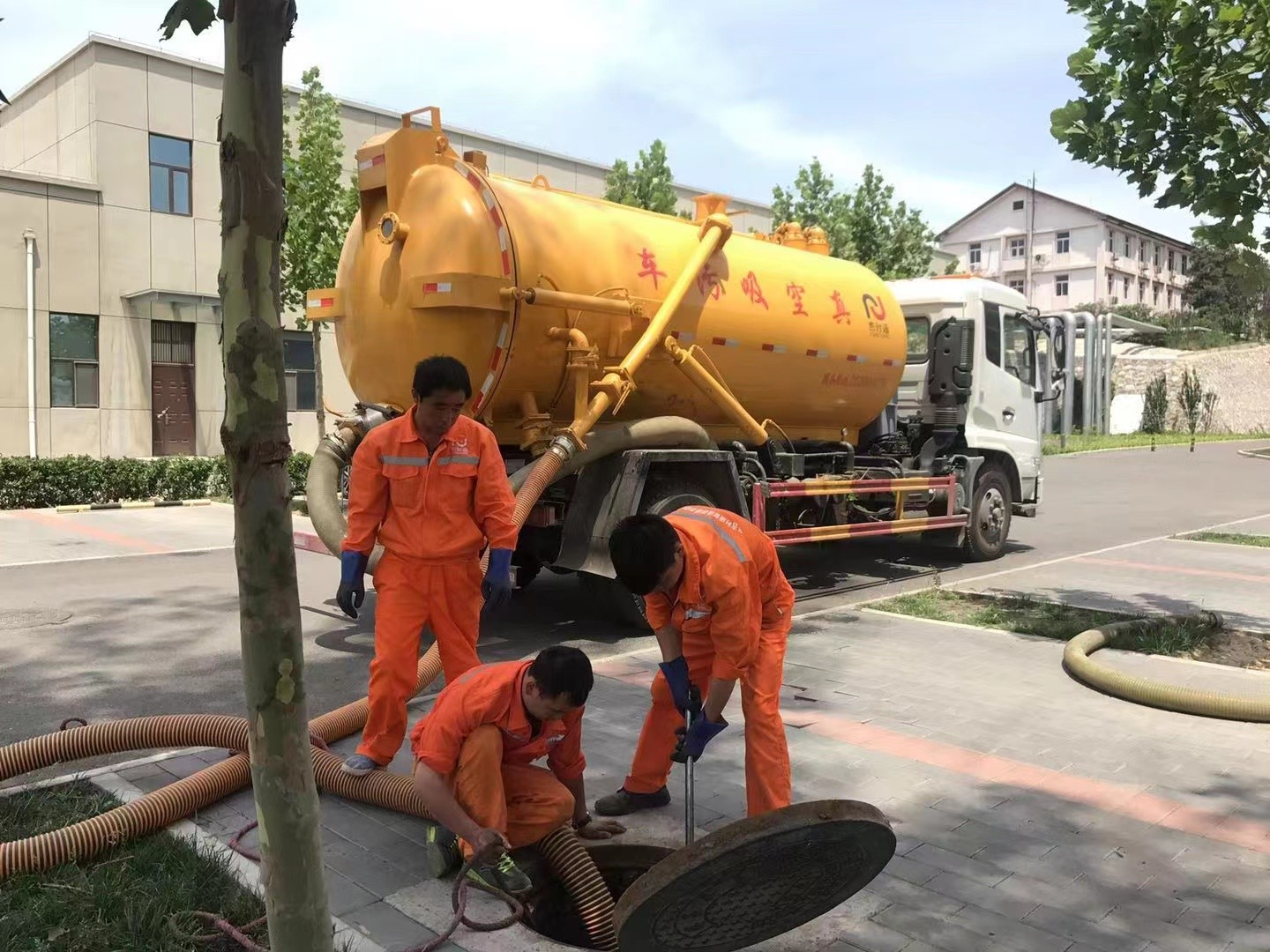 封开化粪池清理与5-8吨吸粪车施工效率分析